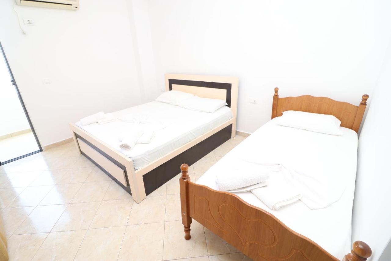 Himara Blue Rooms *
