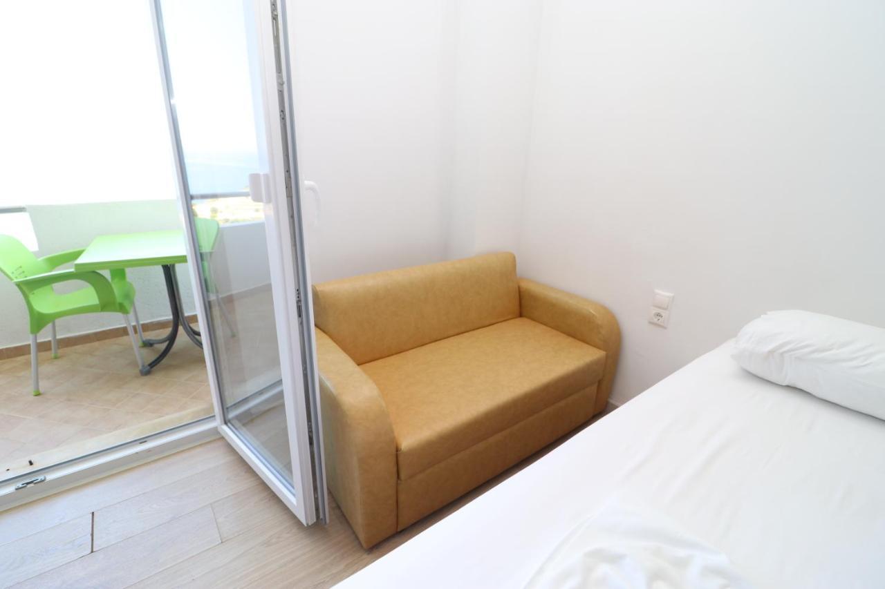Himara Blue Rooms * Himare