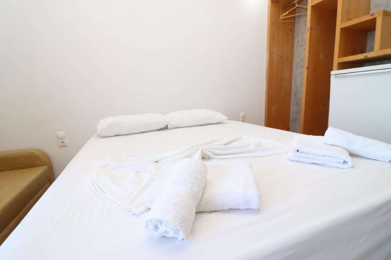 Leilighetshoteller Himara Blue Rooms *