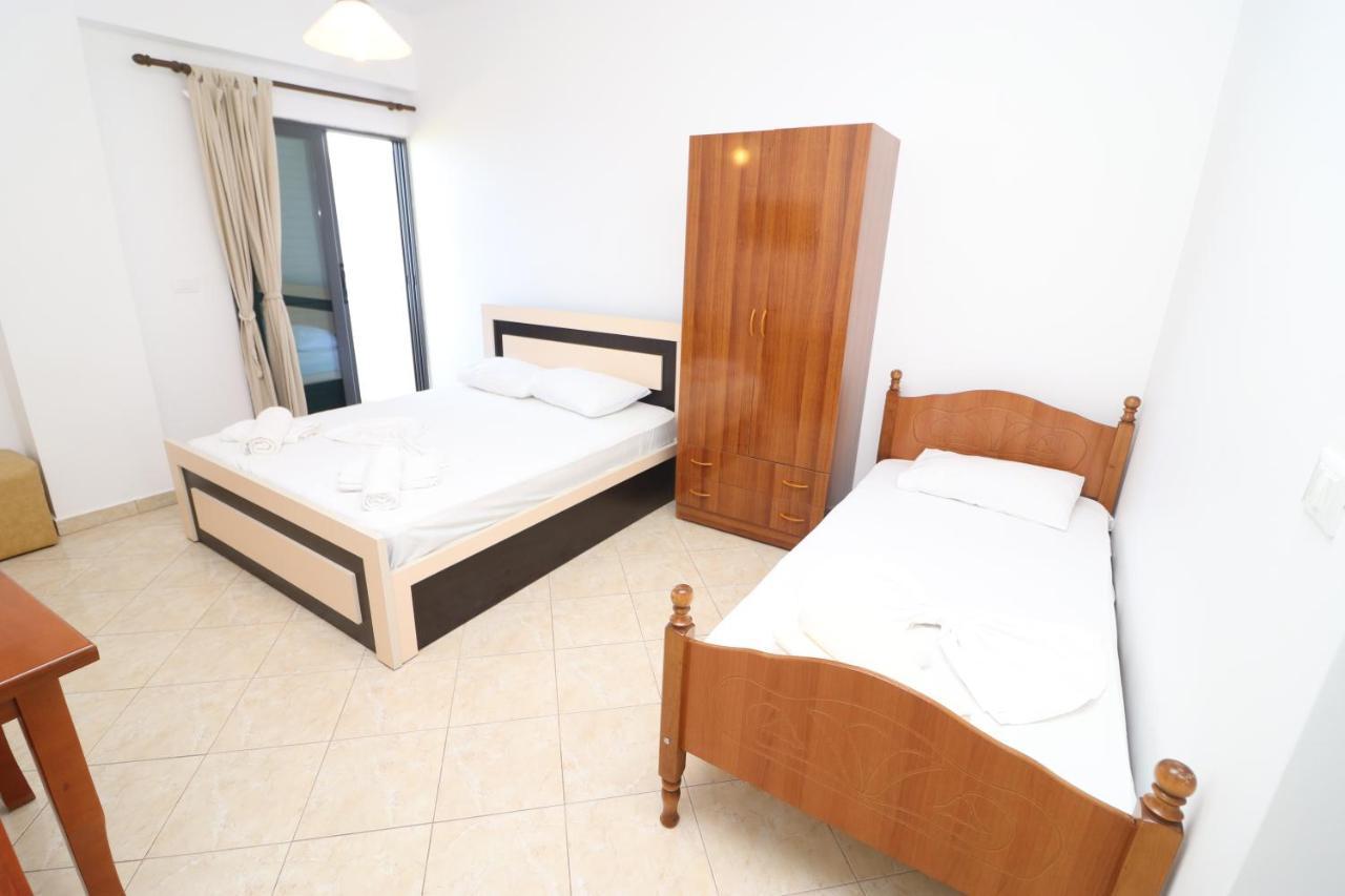 Himara Blue Rooms *