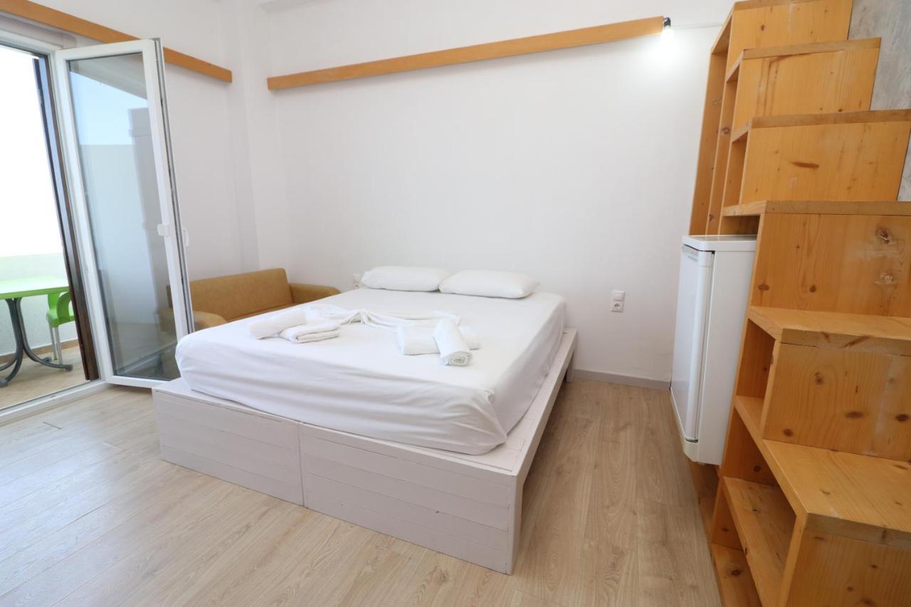 Himara Blue Rooms * Himare