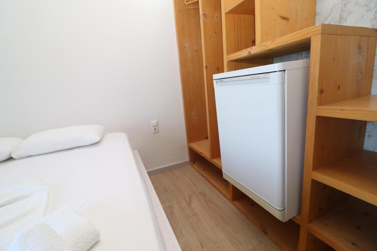 Himara Blue Rooms Aparthotel Himare