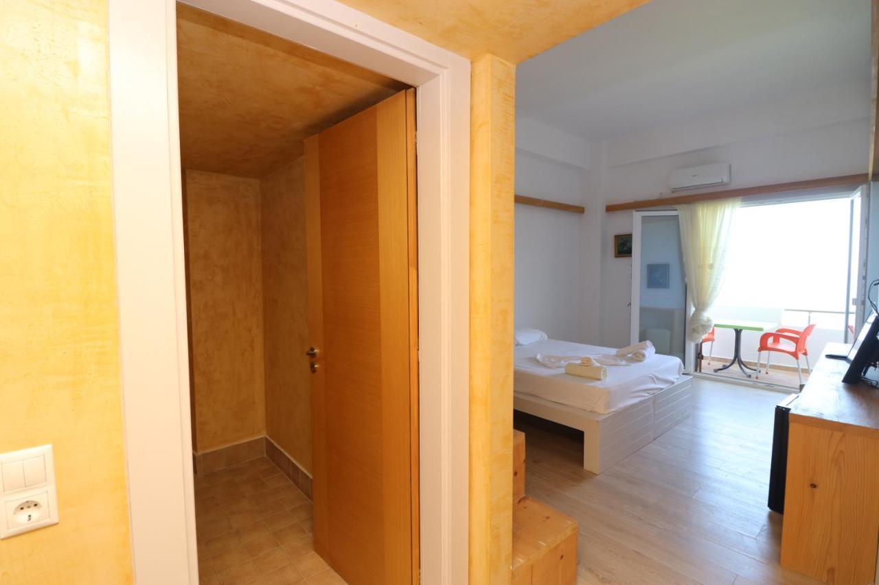 Himara Blue Rooms Leilighetshoteller *