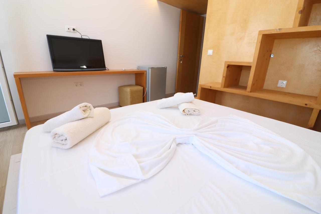 Himara Blue Rooms Aparthotel *